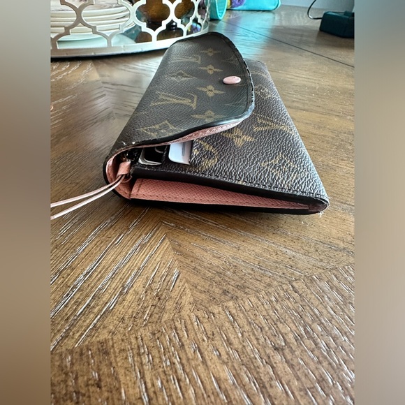 $575 LV Emillie Long Wallet Pink Snap Only Owner 💎Authentic - Picture 16 of 16